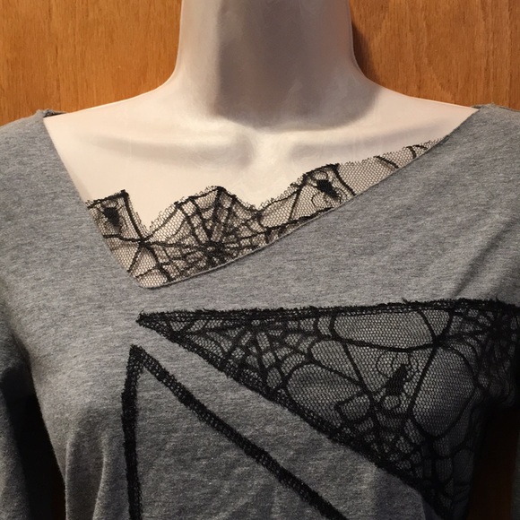 Tops - Gray Long Sleeve Stretch Knit Top w/Spiderweb Mesh Accent Sz M